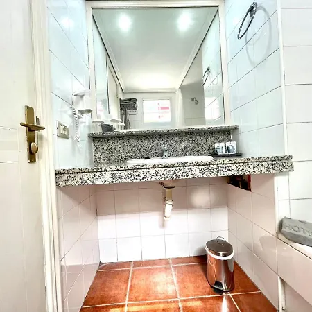 Nice With Pool View, Wifi, Near The Beach,tenerife South Los Cristianos (Tenerife)