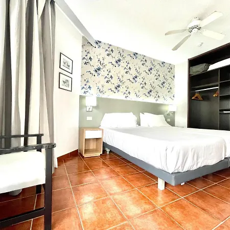 Nice With Pool View, Wifi, Near The Beach,tenerife South Los Cristianos (Tenerife)